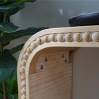 Consolle da ingresso con design a cascata curva e perline in legno
