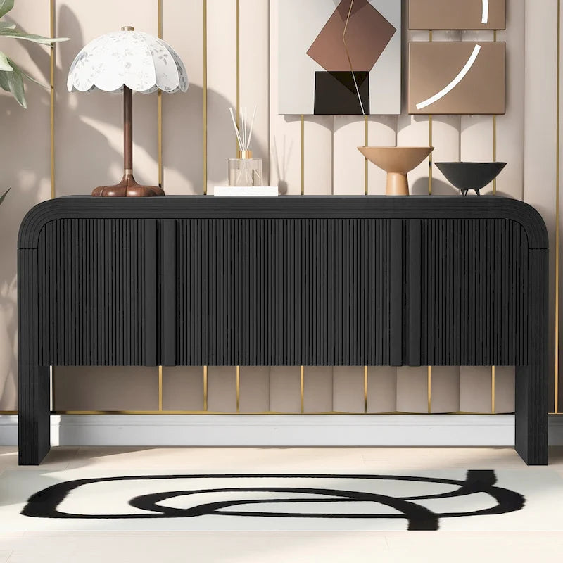 Mobiletto a 4 ante con ripiani regolabili e design a pannelli a strisce